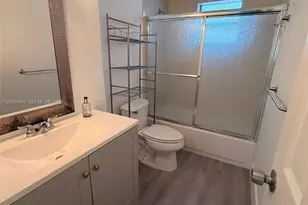 20111 NE 27th Ct, Aventura, FL 33180 - Photo 18