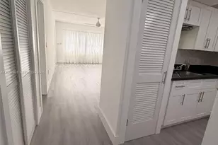 20111 NE 27th Ct, Aventura, FL 33180 - Photo 4