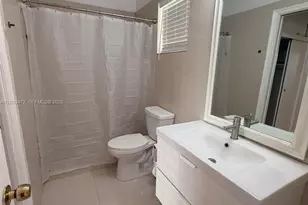 20200 NE 27th Ct, Aventura, FL 33180 - Photo 14