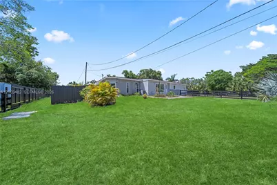 1507 Lavilla Rd, Other City - In The State Of Florida, FL 33950 - Photo 6