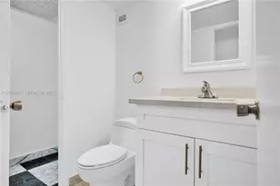 5555 Collins Ave, Miami Beach, FL 33140 - Photo 14