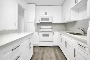 5555 Collins Ave, Miami Beach, FL 33140 - Photo 8