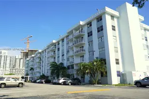 16465 NE 22nd Ave, North Miami Beach, FL 33160 - Photo 10