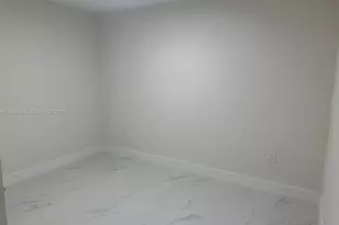 700 NE 24th St, Miami, FL 33137 - Photo 16