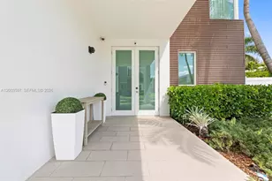 10431 NW 68th Terrace, Doral, FL 33178 - Photo 2