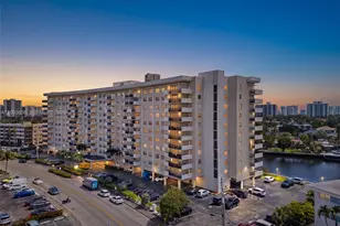 401 Golden Isles Dr, Hallandale Beach, FL 33009 - Photo 18