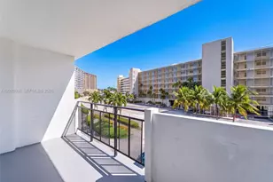 401 Golden Isles Dr, Hallandale Beach, FL 33009 - Photo 16