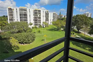 20400 W Country Club Dr, Aventura, FL 33180 - Photo 4