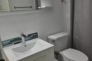 20400 W Country Club Dr, Aventura, FL 33180 - Photo 12