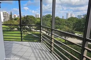 20400 W Country Club Dr, Aventura, FL 33180 - Photo 2