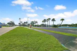 2445 SW 6th Rd SW, Vero Beach, FL 32962 - Photo 14