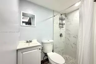 8155 W 9th Ct, Hialeah, FL 33014 - Photo 40