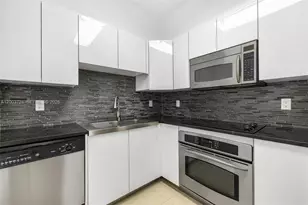 6365 Collins Ave, Miami Beach, FL 33141 - Photo 4