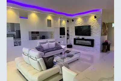 18041 Biscayne Blvd #PH01, Aventura, FL 33160 - Photo 1