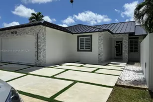 14318 SW 183rd St, Miami, FL 33177 - Photo 2