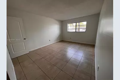 15221 NE 6th Ave #A104, Miami, FL 33162 - Photo 10