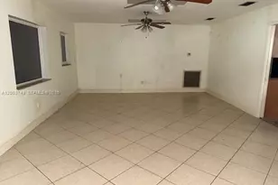 105 NE 17th St, Homestead, FL 33030 - Photo 12