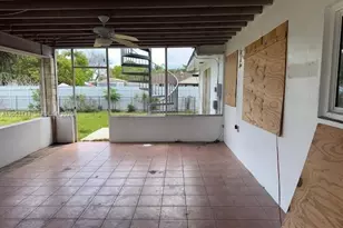 105 NE 17th St, Homestead, FL 33030 - Photo 16