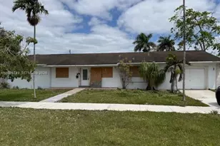 105 NE 17th St, Homestead, FL 33030 - Photo 1