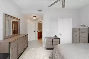 79 SW 12th St, Miami, FL 33130 - Photo 12