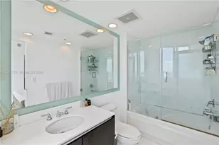 665 NE 25th St, Miami, FL 33137 - Photo 14