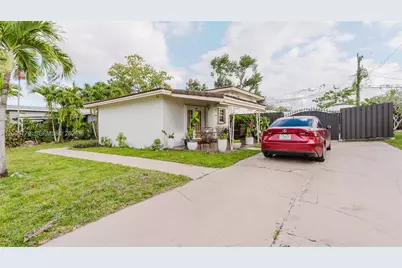 1300 NE 204th St, Miami, FL 33179 - Photo 2