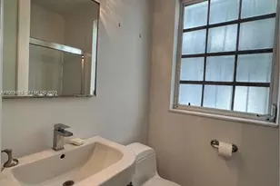 439 15th St, Miami Beach, FL 33139 - Photo 12