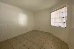 4033 Lakeside Dr, Tamarac, FL 33319 - Photo 14