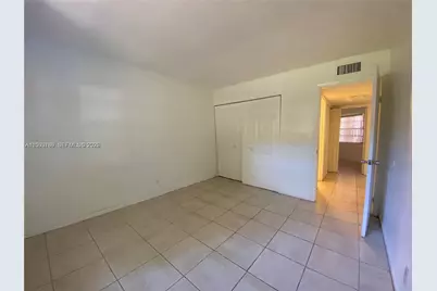 4033 Lakeside Dr #4033, Tamarac, FL 33319 - Photo 10