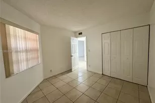 4033 Lakeside Dr, Tamarac, FL 33319 - Photo 20