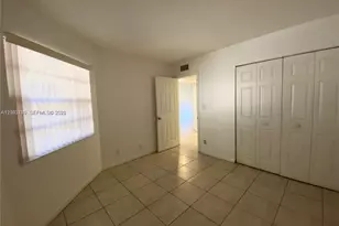 4033 Lakeside Dr, Tamarac, FL 33319 - Photo 16