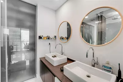1040 Biscayne Blvd #1905, Miami, FL 33132 - Photo 12