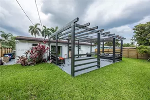 906 NE 6th St, Hallandale Beach, FL 33009 - Photo 26
