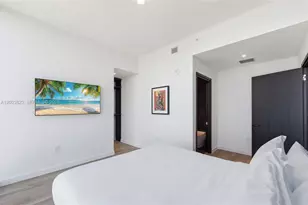 20 NE 11th St, Miami, FL 33132 - Photo 24