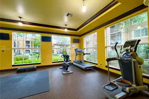 8060 N Nob Hill Rd, Tamarac, FL 33321 - Photo 26