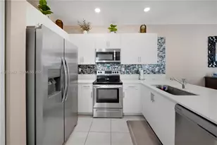 2623 SE 11th St, Homestead, FL 33035 - Photo 10