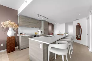 650 NE 32nd St, Miami, FL 33137 - Photo 8