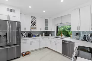 5000 Riviera Dr, Coral Gables, FL 33146 - Photo 22