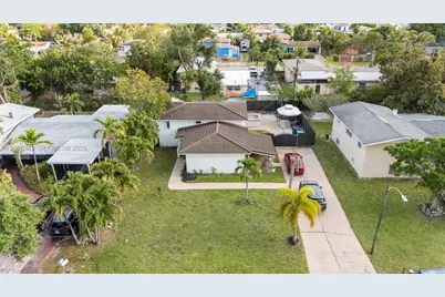 1300 NE 204th St #1300, Miami, FL 33179 - Photo 52
