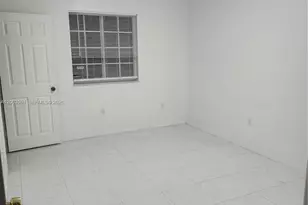 6972 NW 179th St, Hialeah, FL 33015 - Photo 2