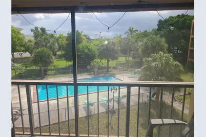 9405 W Flagler St #D308, Miami, FL 33174 - Photo 4