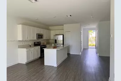 868 SE Grovebush Ln, Port Saint Lucie, FL 34984 - Photo 10