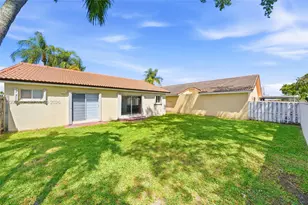 6136 NW 181st Terrace Cir W, Hialeah, FL 33015 - Photo 16