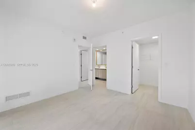 77 SE 5th Street #3005, Miami, FL 33131 - Photo 12
