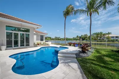 1776 Victoria Pointe Cir, Weston, FL 33327 - Photo 34