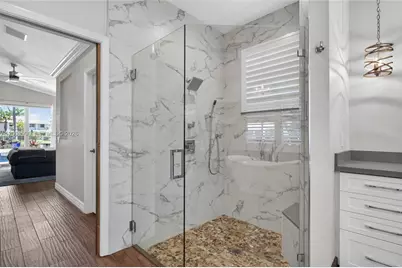1776 Victoria Pointe Cir, Weston, FL 33327 - Photo 20