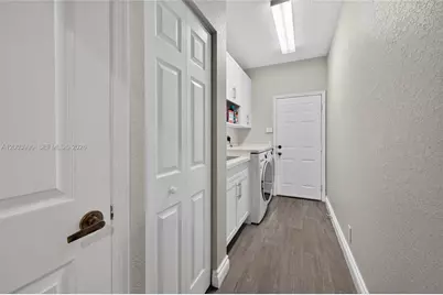 1776 Victoria Pointe Cir, Weston, FL 33327 - Photo 28