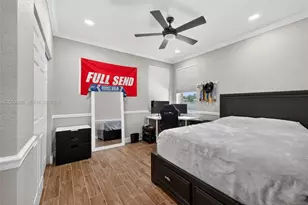 1776 Victoria Pointe Cir, Weston, FL 33327 - Photo 24