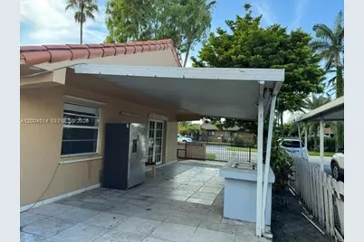 7599 W 4th Ct, Hialeah, FL 33014 - Photo 10