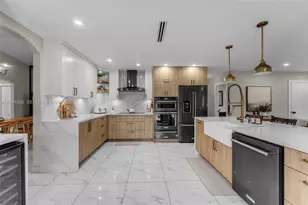 15465 SW 114th St, Miami, FL 33196 - Photo 2